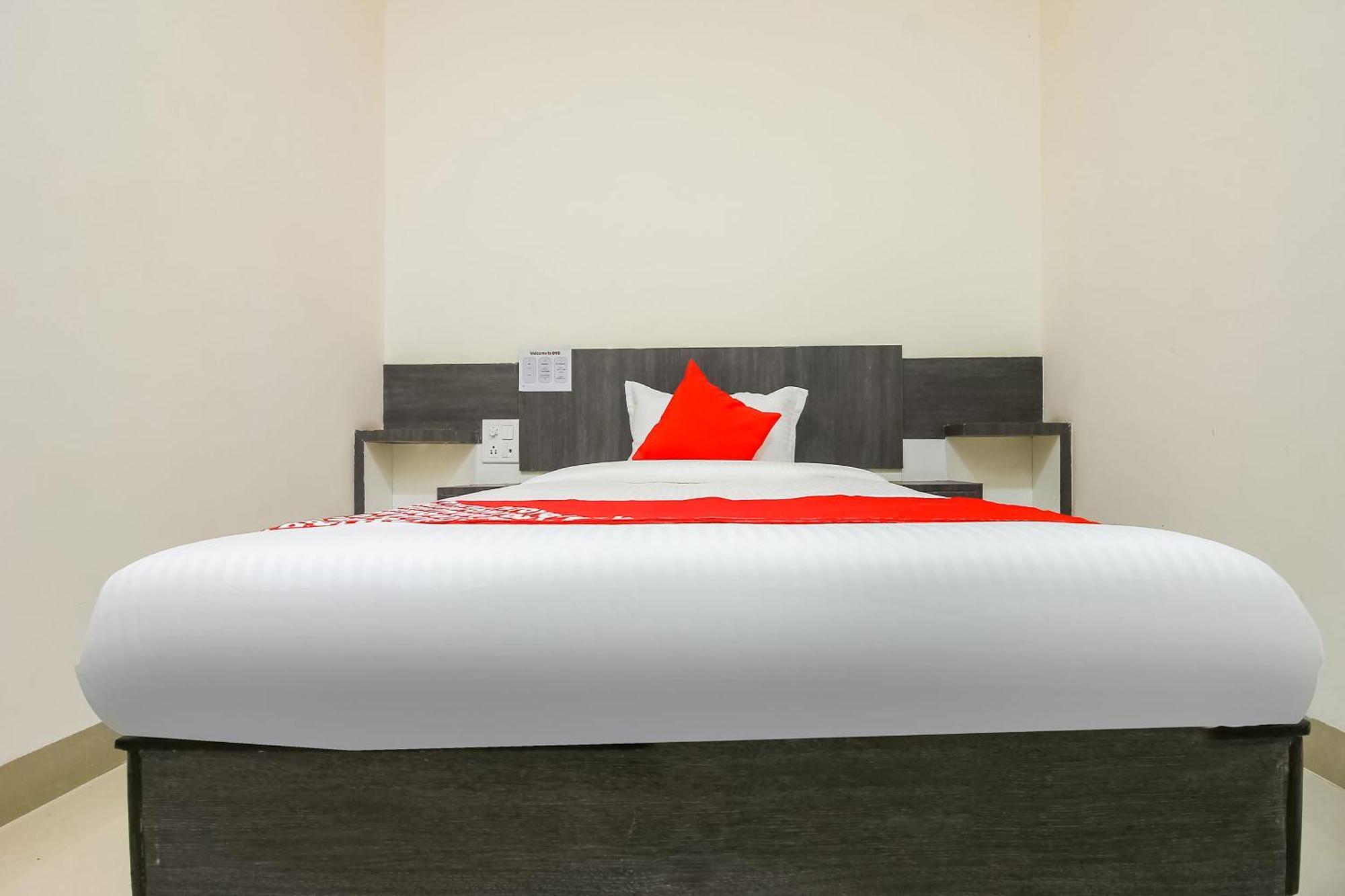 Hotel O Unique Inn Dhule Zewnętrze zdjęcie
