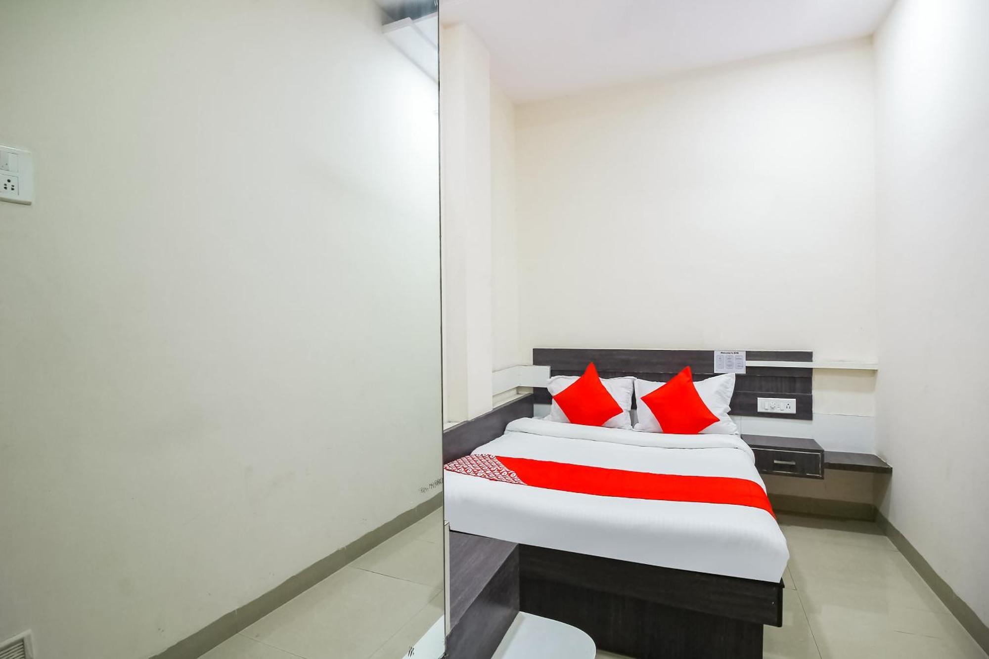 Hotel O Unique Inn Dhule Zewnętrze zdjęcie