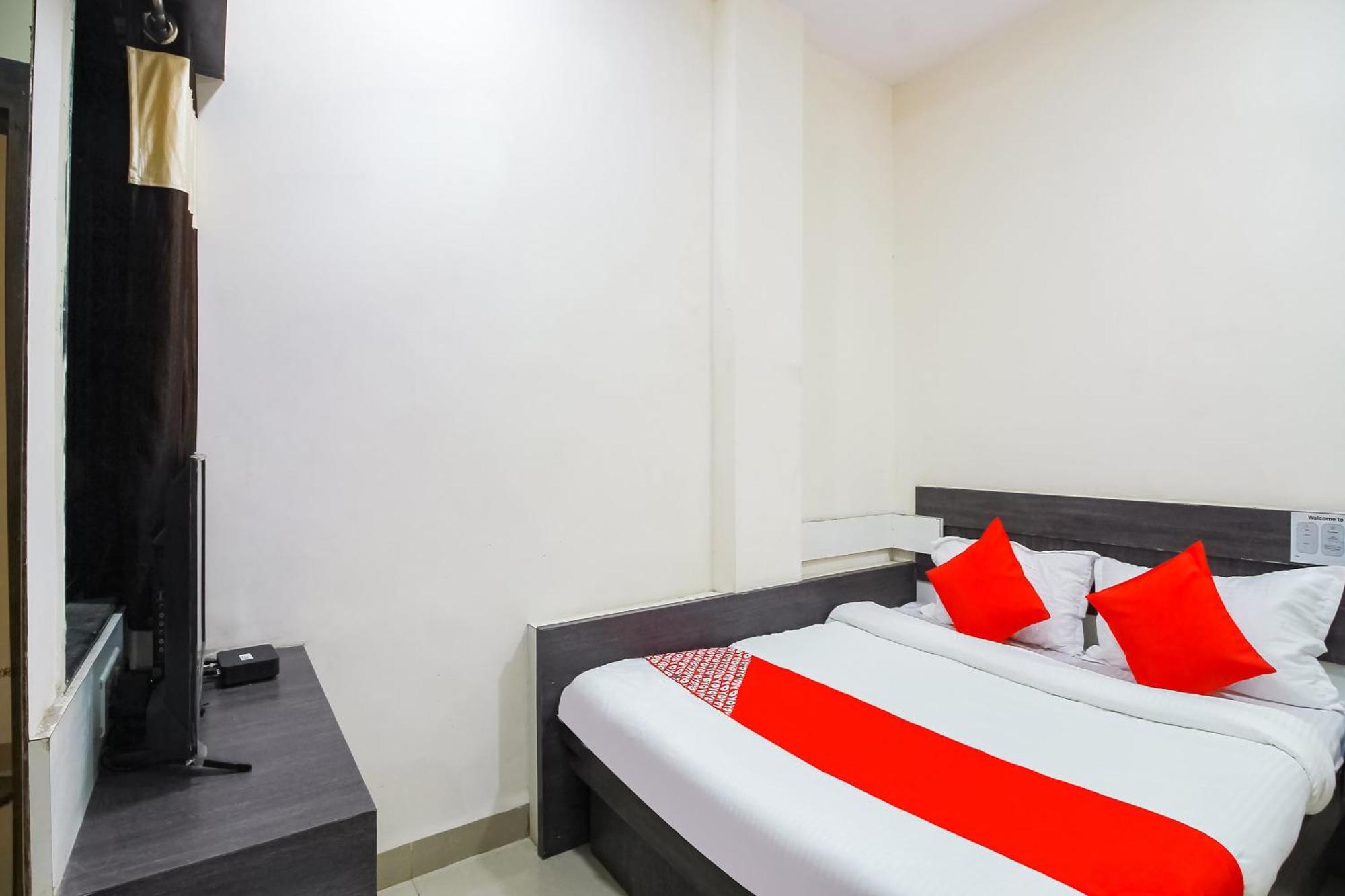 Hotel O Unique Inn Dhule Zewnętrze zdjęcie