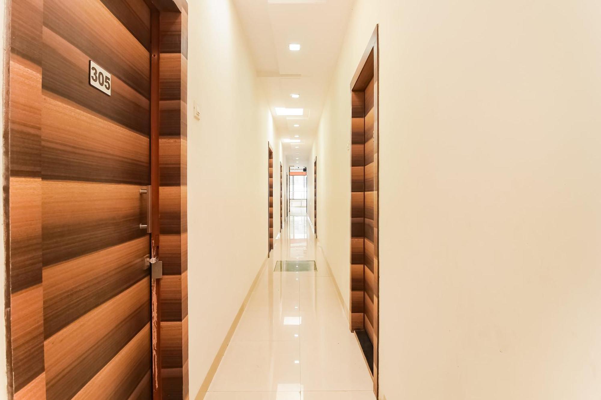 Hotel O Unique Inn Dhule Zewnętrze zdjęcie