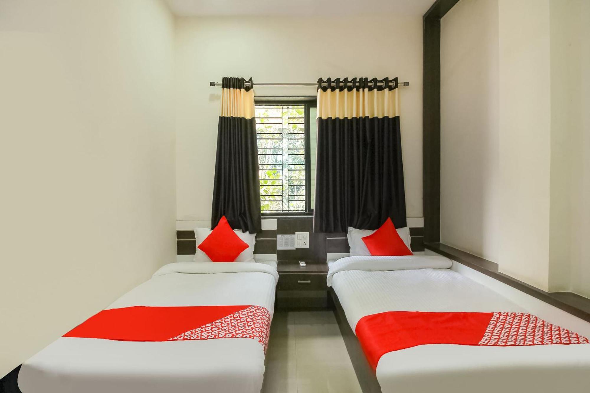 Hotel O Unique Inn Dhule Zewnętrze zdjęcie