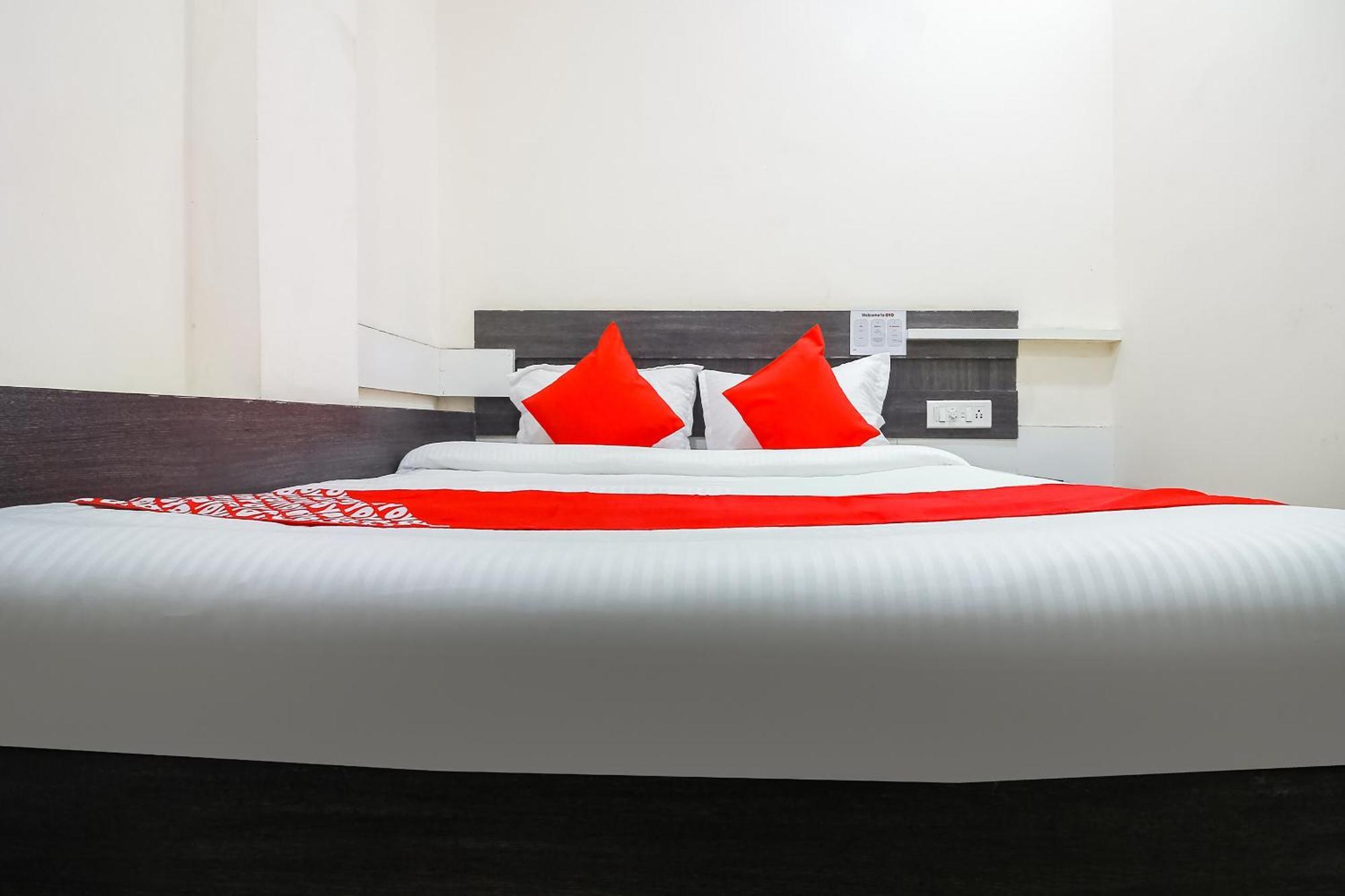 Hotel O Unique Inn Dhule Zewnętrze zdjęcie