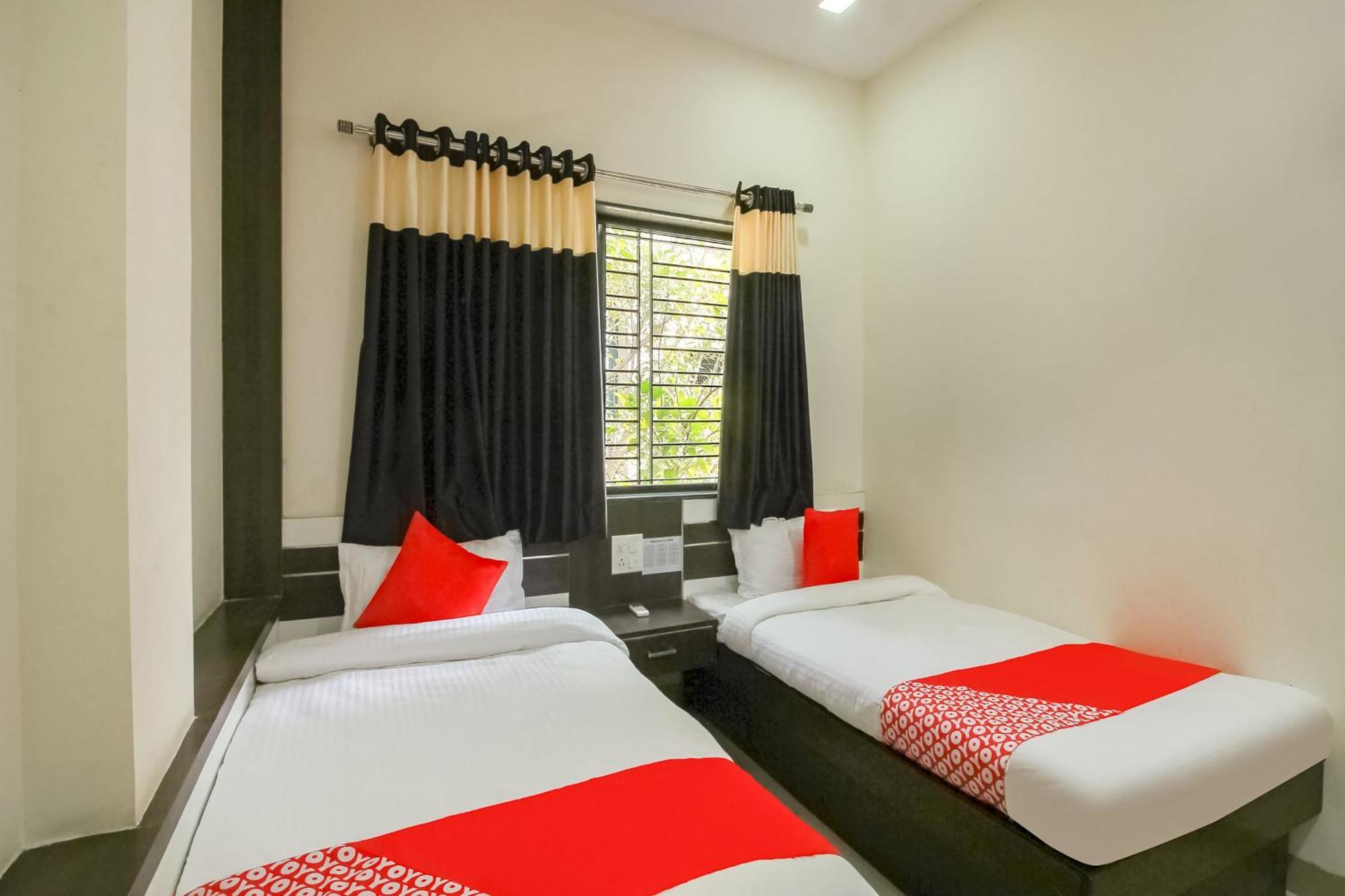 Hotel O Unique Inn Dhule Zewnętrze zdjęcie