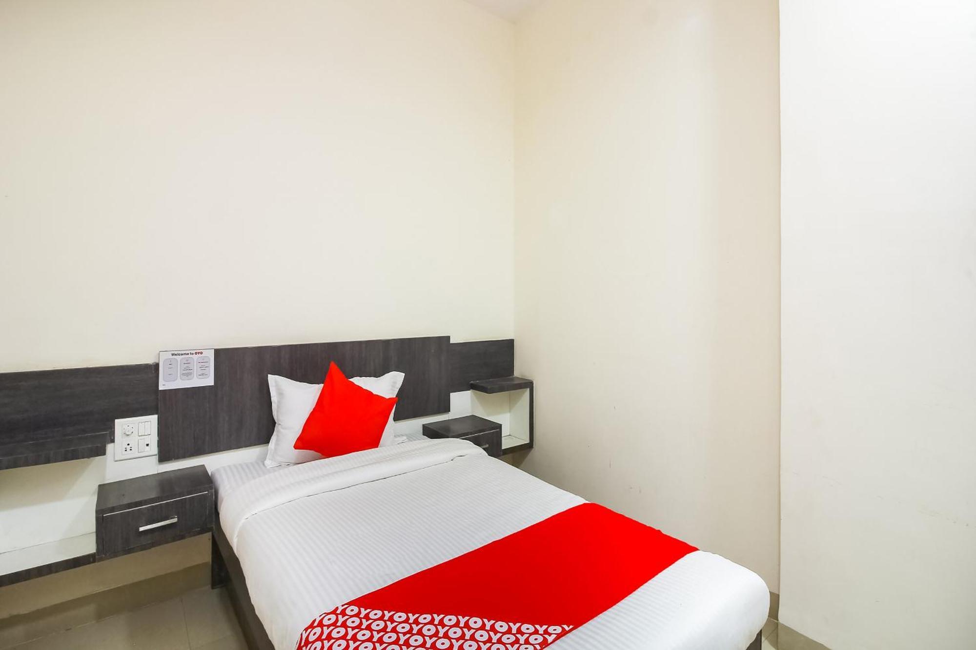 Hotel O Unique Inn Dhule Zewnętrze zdjęcie
